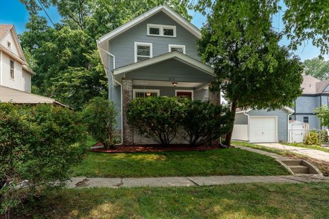 Homes For Sale - 613 Napoleon Street<br/> ROCKFORD, IL 61103