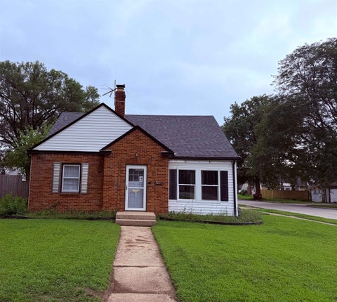 Homes For Sale - 2224 Lawndale Avenue<br/> Winnebago County, ROCKFORD, IL 61103