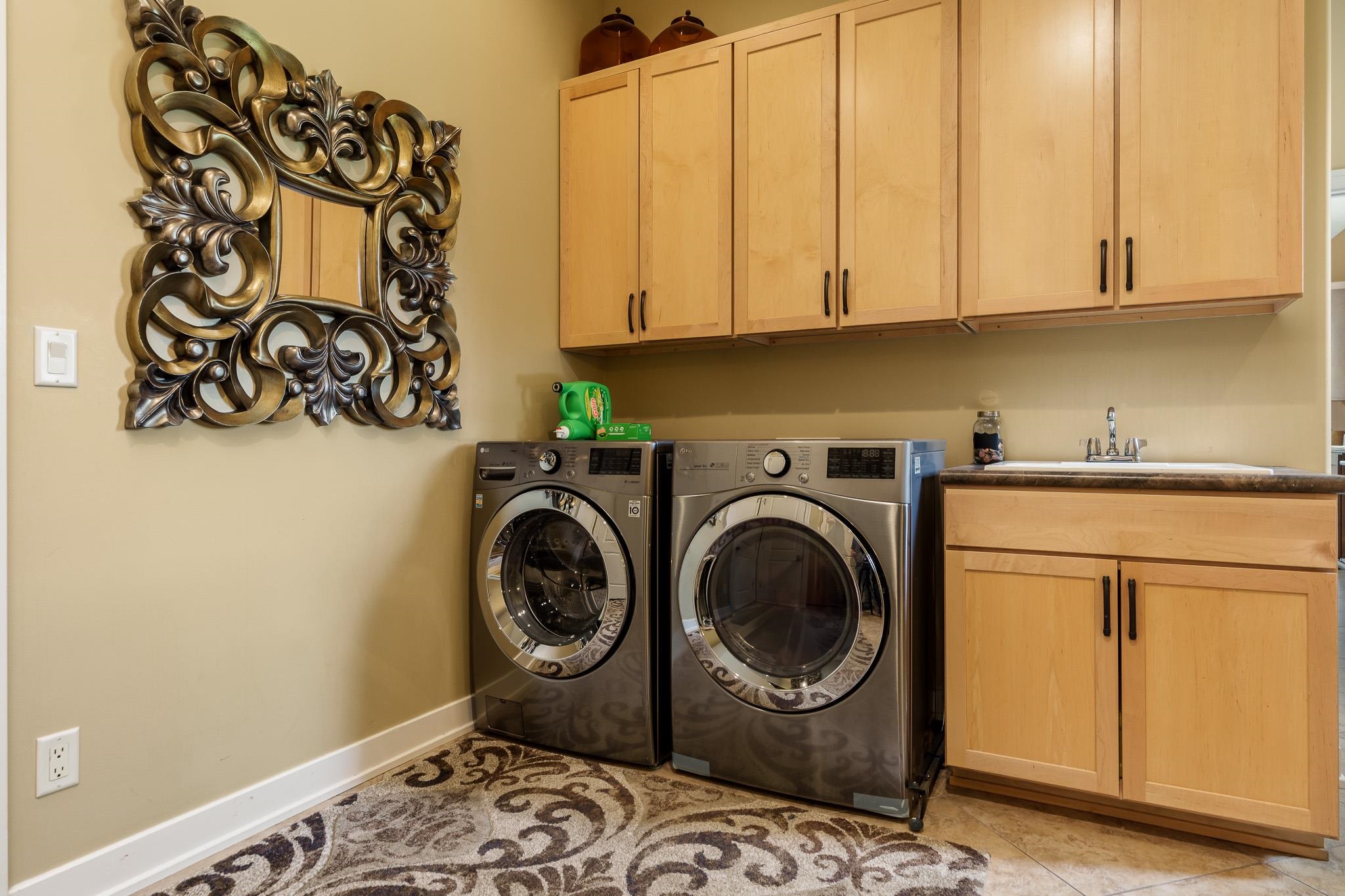 Rockford, Illinois 61114, United States, 5 Bedrooms Bedrooms, ,5 BathroomsBathrooms,Residential,Pending,58716