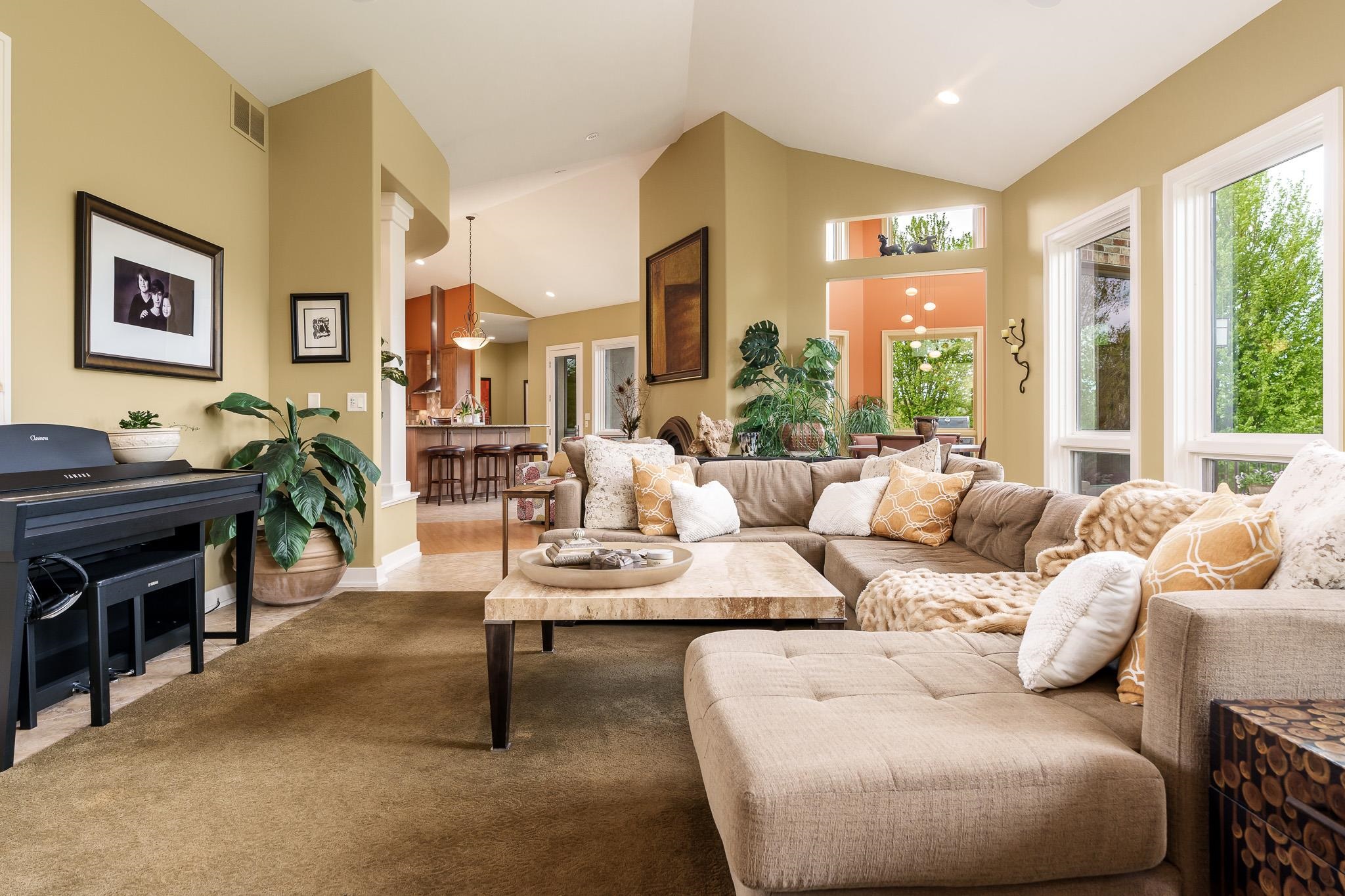 Rockford, Illinois 61114, United States, 5 Bedrooms Bedrooms, ,5 BathroomsBathrooms,Residential,Pending,58716