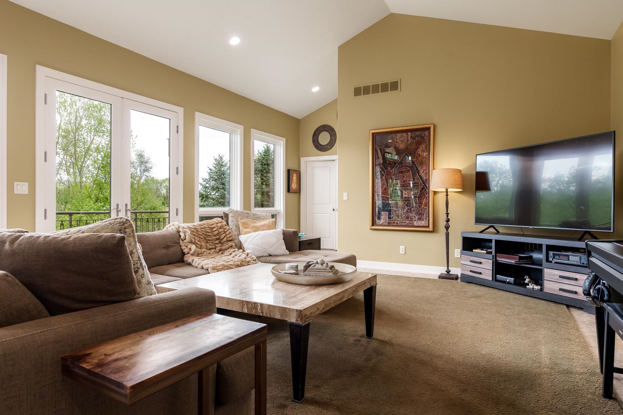 Rockford, Illinois 61114, United States, 5 Bedrooms Bedrooms, ,5 BathroomsBathrooms,Residential,Pending,58716