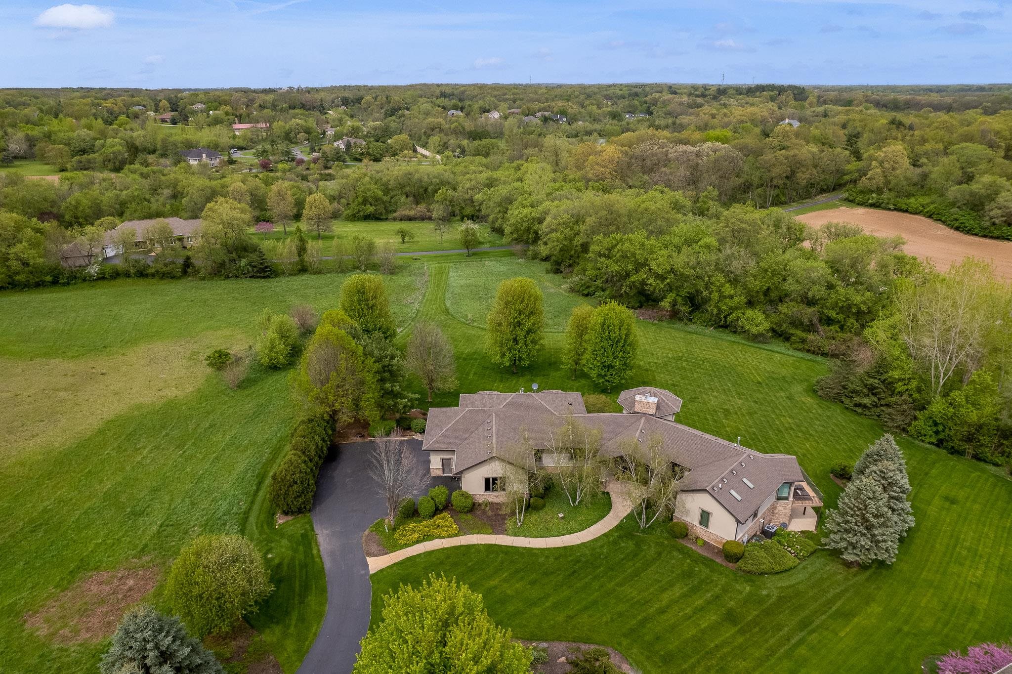 Rockford, Illinois 61114, United States, 5 Bedrooms Bedrooms, ,5 BathroomsBathrooms,Residential,Pending,58716