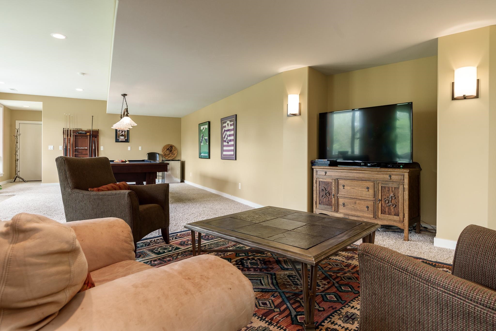 Rockford, Illinois 61114, United States, 5 Bedrooms Bedrooms, ,5 BathroomsBathrooms,Residential,Pending,58716