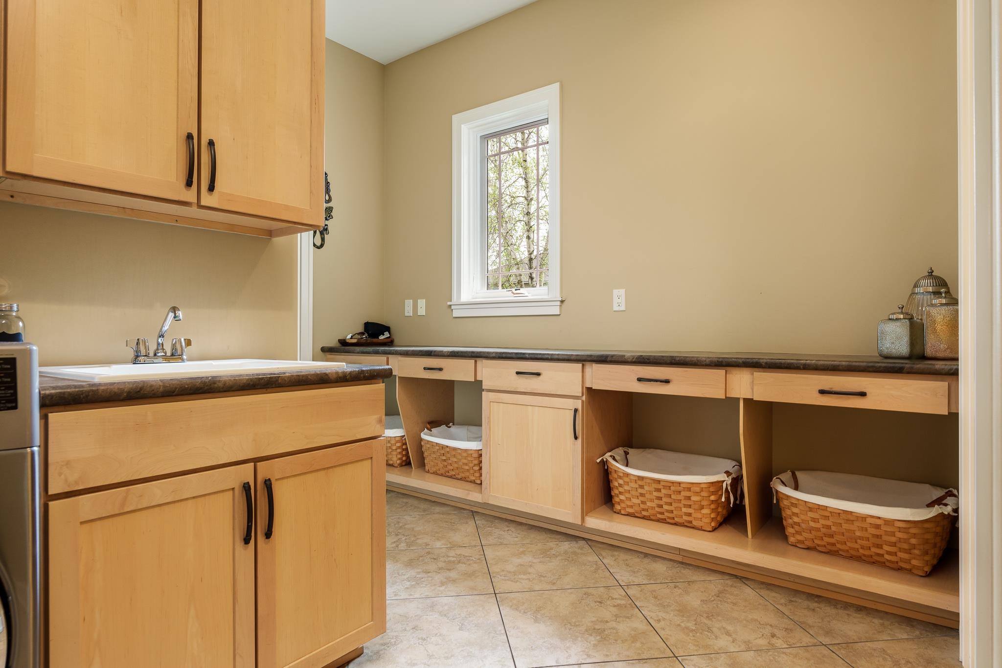 Rockford, Illinois 61114, United States, 5 Bedrooms Bedrooms, ,5 BathroomsBathrooms,Residential,Pending,58716