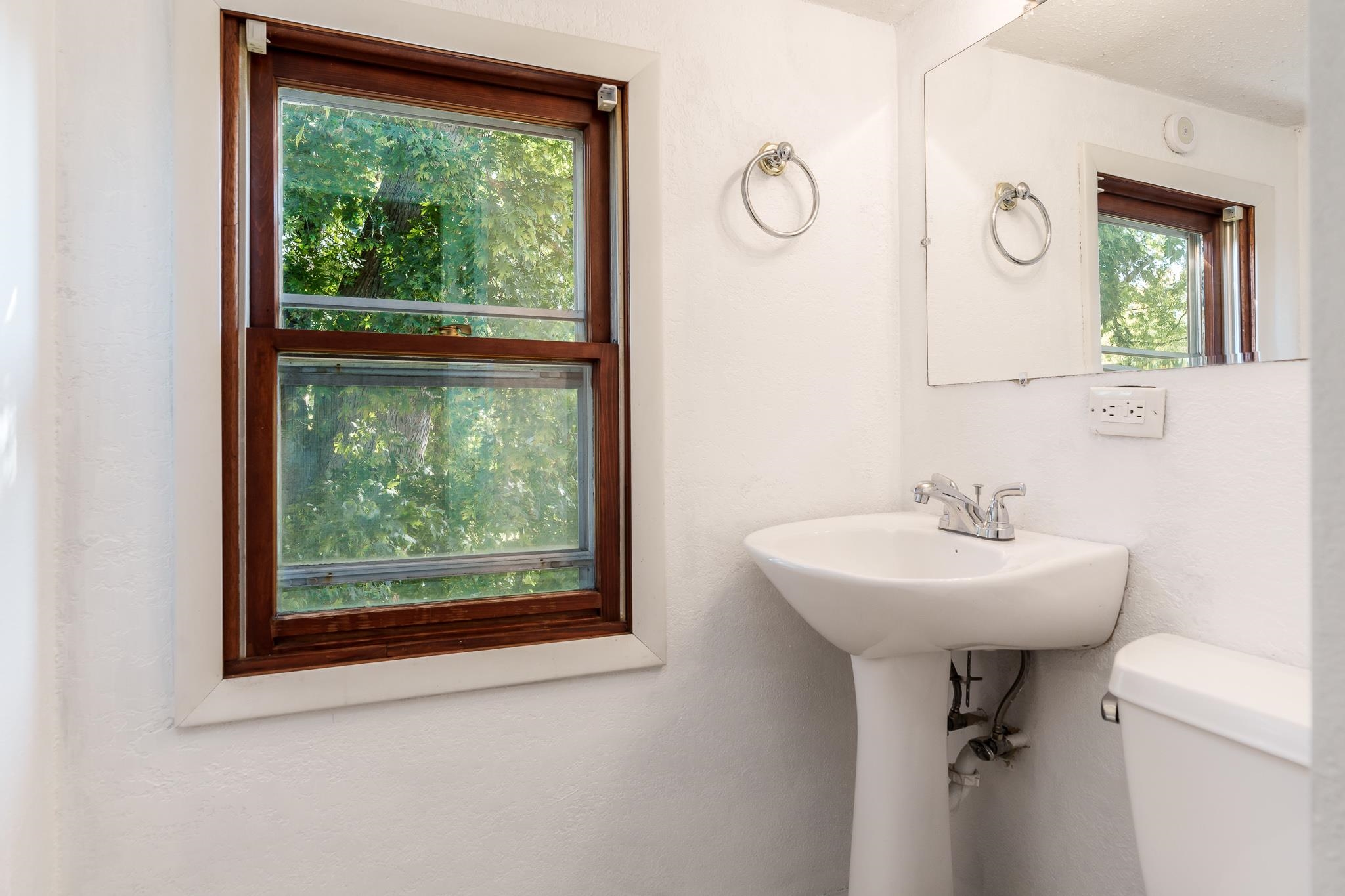 Loves Park, Illinois 61111, United States, 3 Bedrooms Bedrooms, ,2 BathroomsBathrooms,Residential,Pending,41358