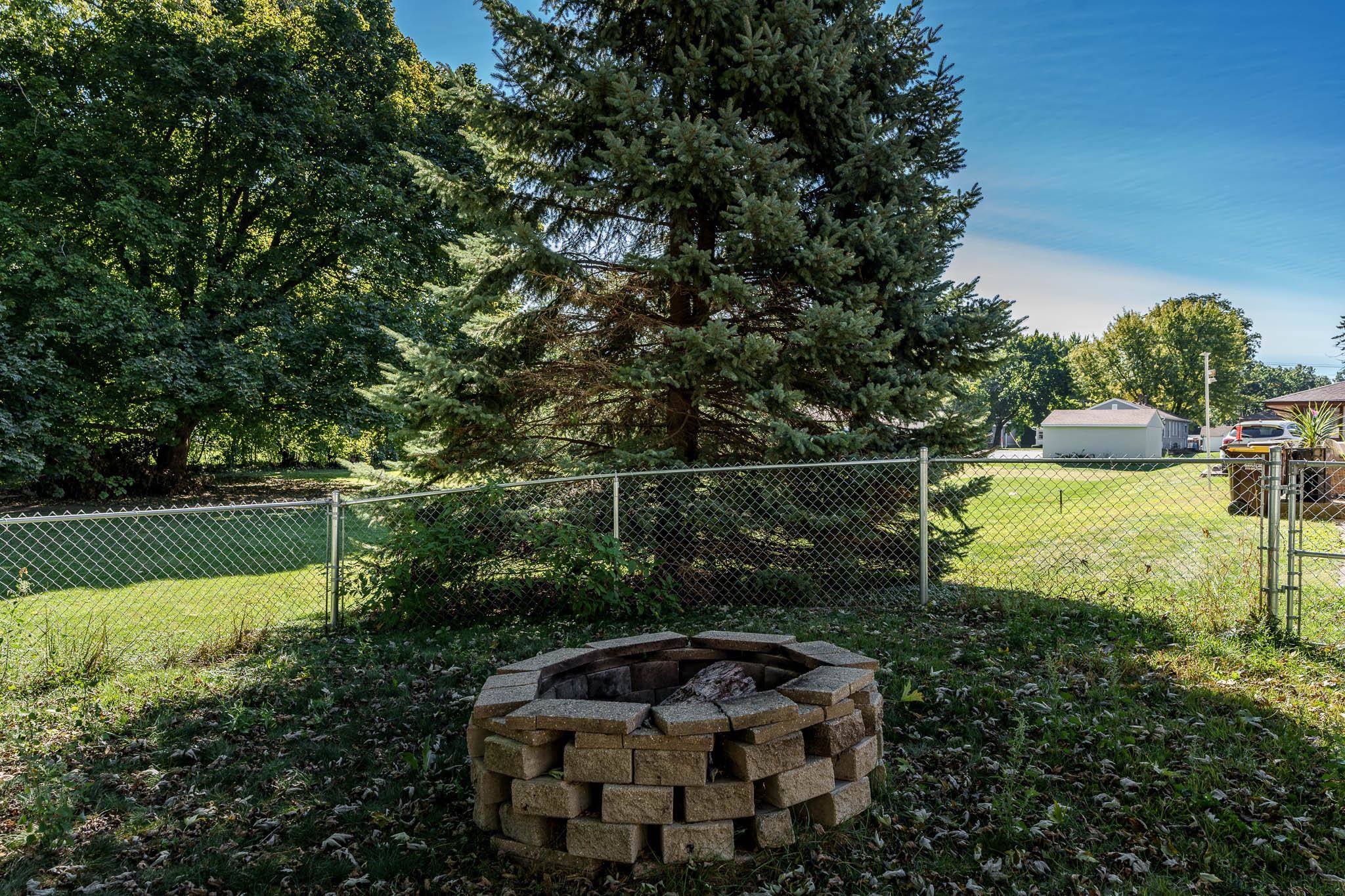 Loves Park, Illinois 61111, United States, 3 Bedrooms Bedrooms, ,2 BathroomsBathrooms,Residential,Pending,41358