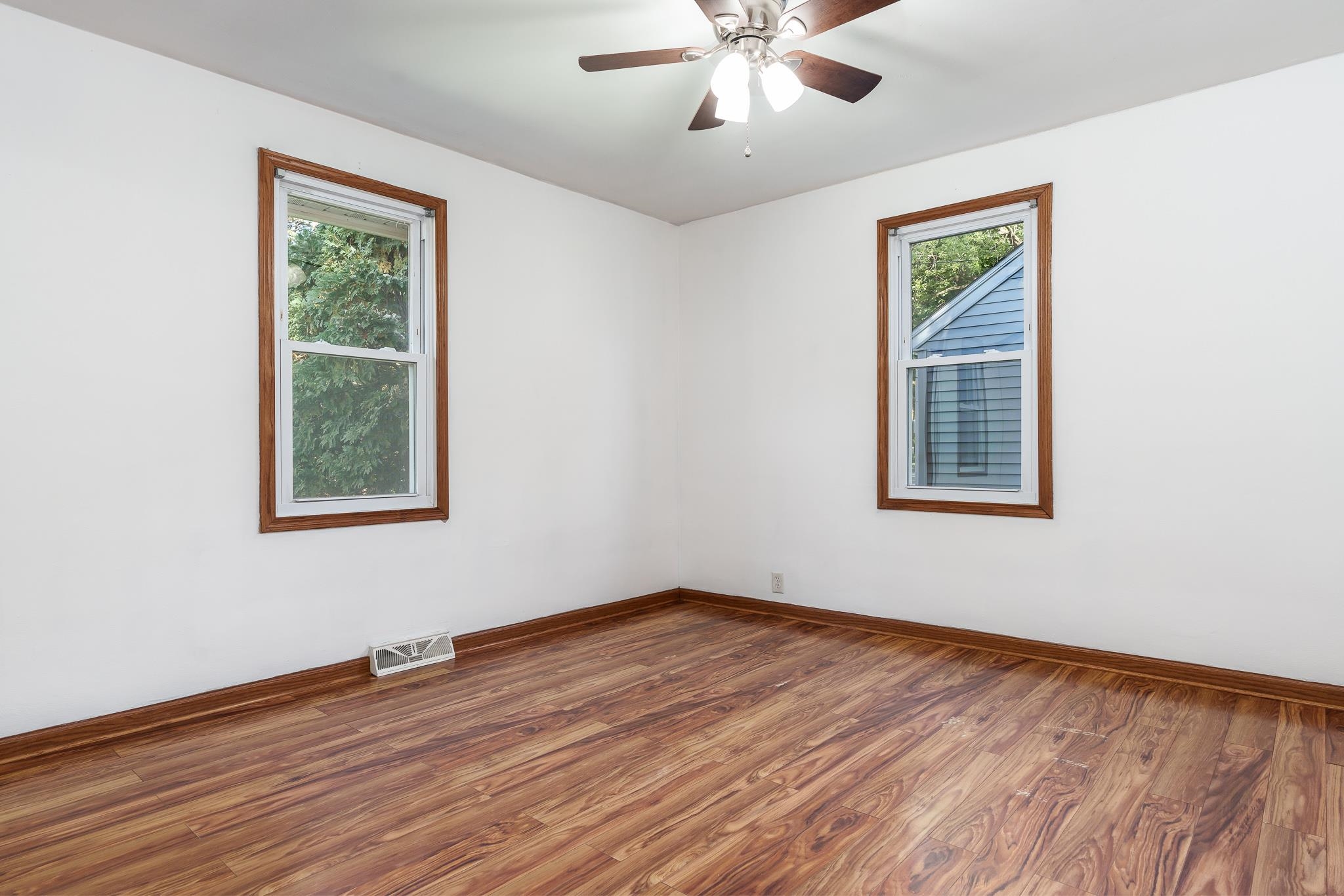 Loves Park, Illinois 61111, United States, 3 Bedrooms Bedrooms, ,2 BathroomsBathrooms,Residential,Pending,41358