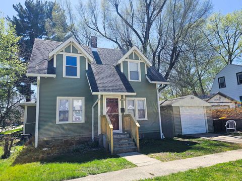 Homes For Sale - 1904 Andrews Street<br/> Winnebago County, ROCKFORD, IL 61101