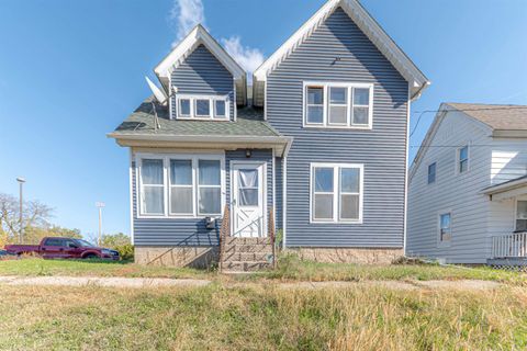 Homes For Sale - 509 N 6th Street<br/> ROCKFORD, IL 61107