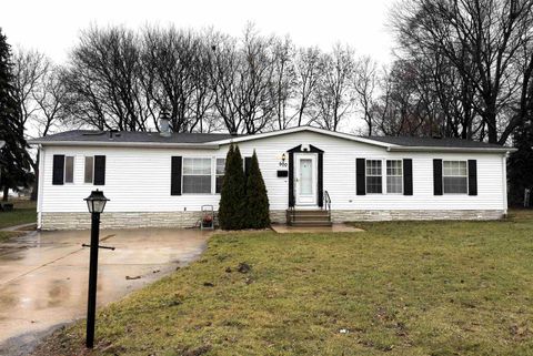 Homes For Sale - 900 Micole Drive<br/> Boone County, BELVIDERE, IL 61008