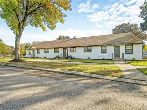 Homes For Sale - 820 Cottage Grove Avenue<br/> ROCKFORD, IL 61103