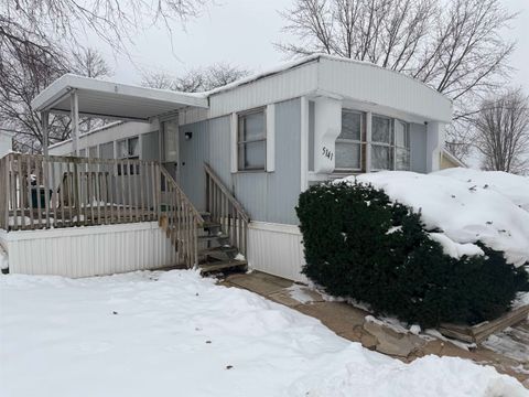 Mobile Home For Sale - 5141 Pebble Lane<br/> LOVES PARK, IL 61111