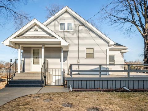 Homes For Sale - 5165 Browns Beach Road<br/> ROCKFORD, IL 61103