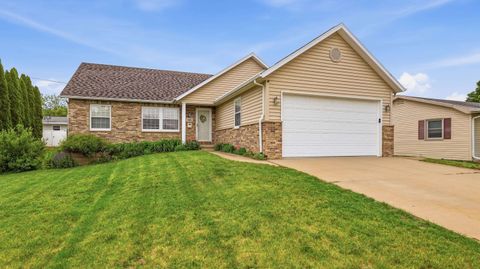Homes For Sale - 465 Peach Street<br/> Jo Daviess County, EAST DUBUQUE, IL 61025
