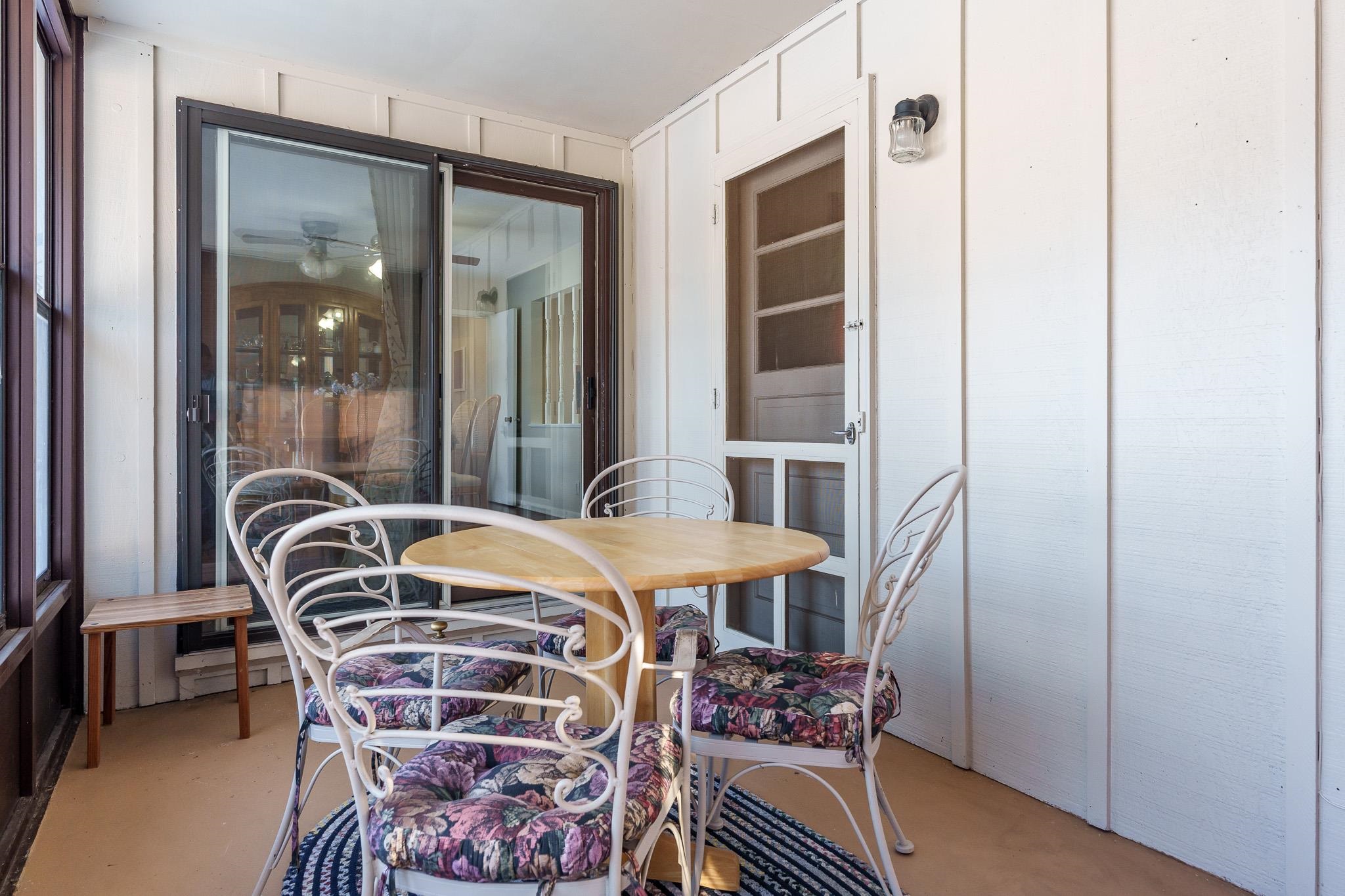 Rockford, Illinois 61108, United States, 2 Bedrooms Bedrooms, ,1 BathroomBathrooms,Residential,Pending,866