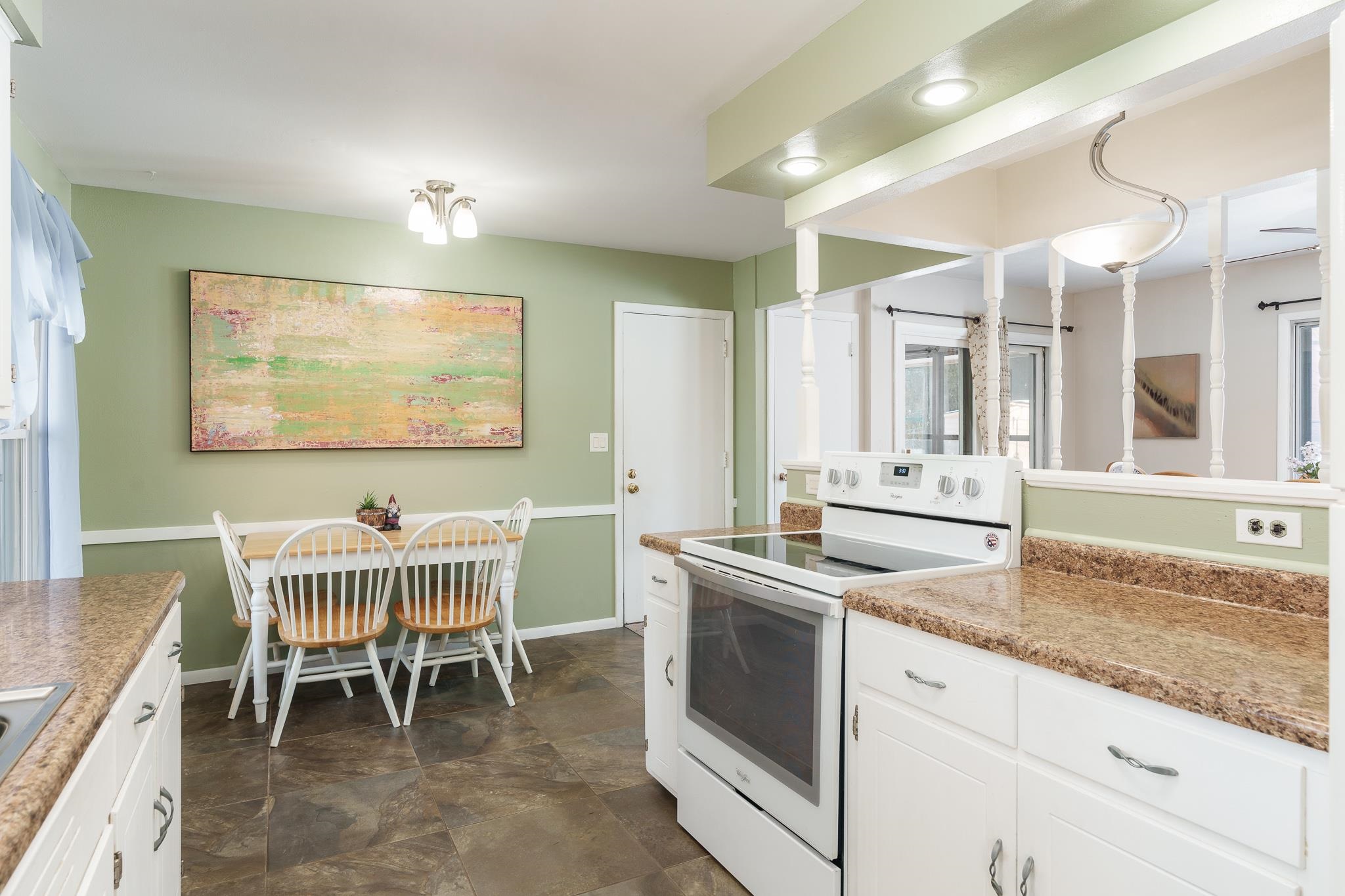 Rockford, Illinois 61108, United States, 2 Bedrooms Bedrooms, ,1 BathroomBathrooms,Residential,Pending,866