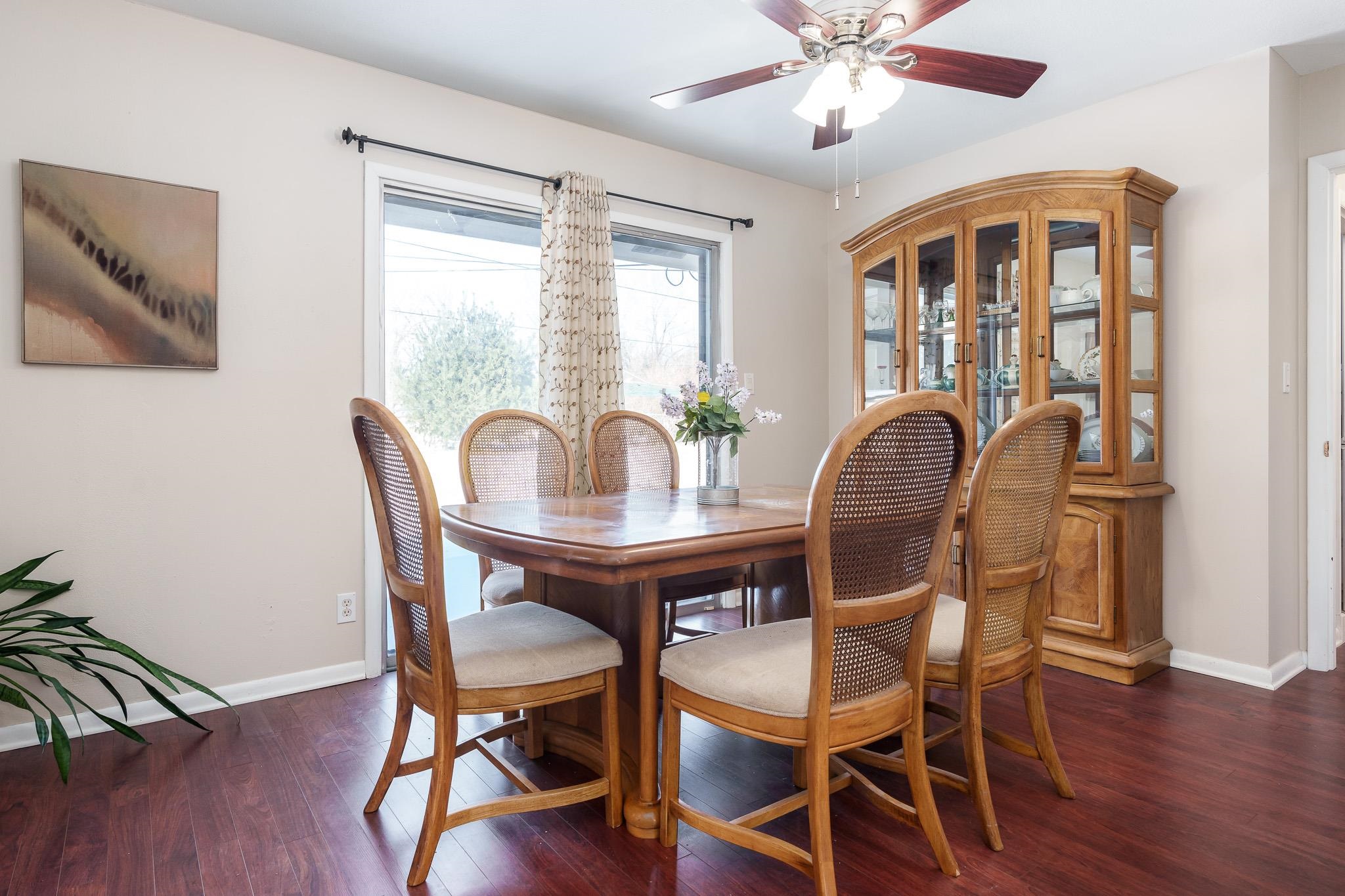 Rockford, Illinois 61108, United States, 2 Bedrooms Bedrooms, ,1 BathroomBathrooms,Residential,Pending,866