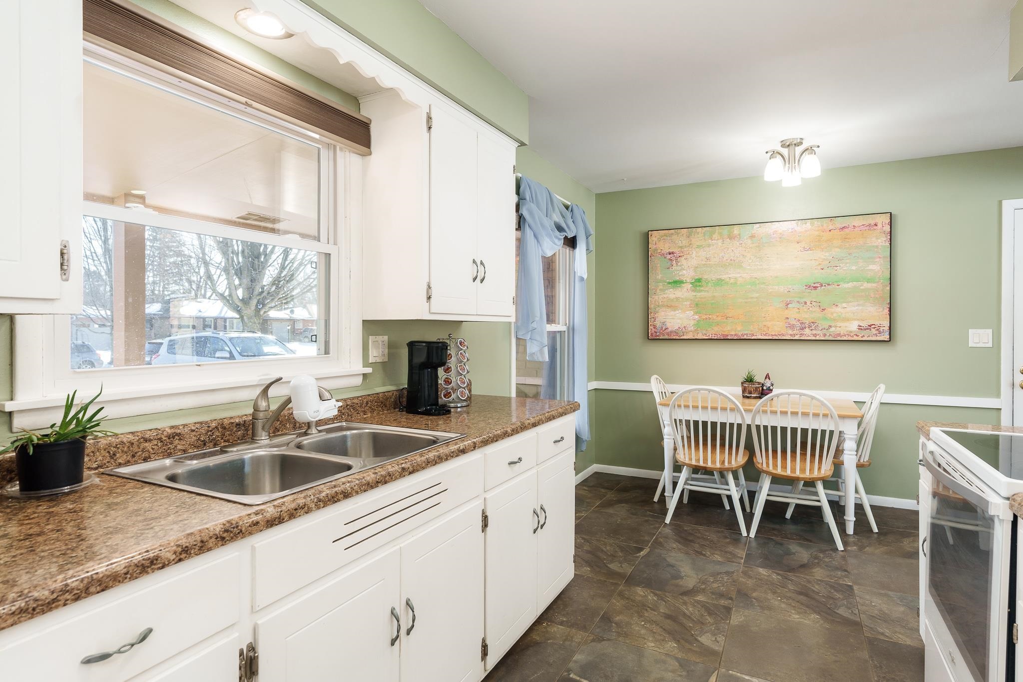 Rockford, Illinois 61108, United States, 2 Bedrooms Bedrooms, ,1 BathroomBathrooms,Residential,Pending,866