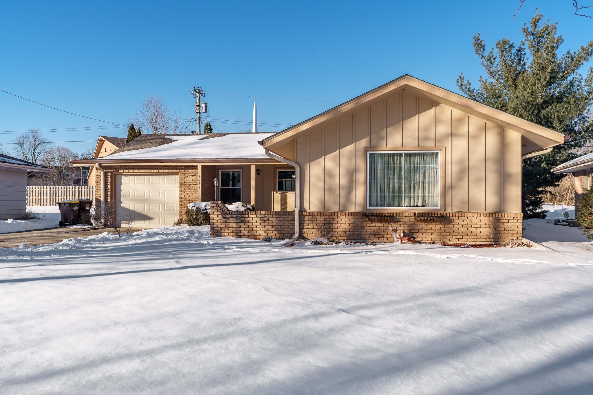 Rockford, Illinois 61108, United States, 2 Bedrooms Bedrooms, ,1 BathroomBathrooms,Residential,Pending,866