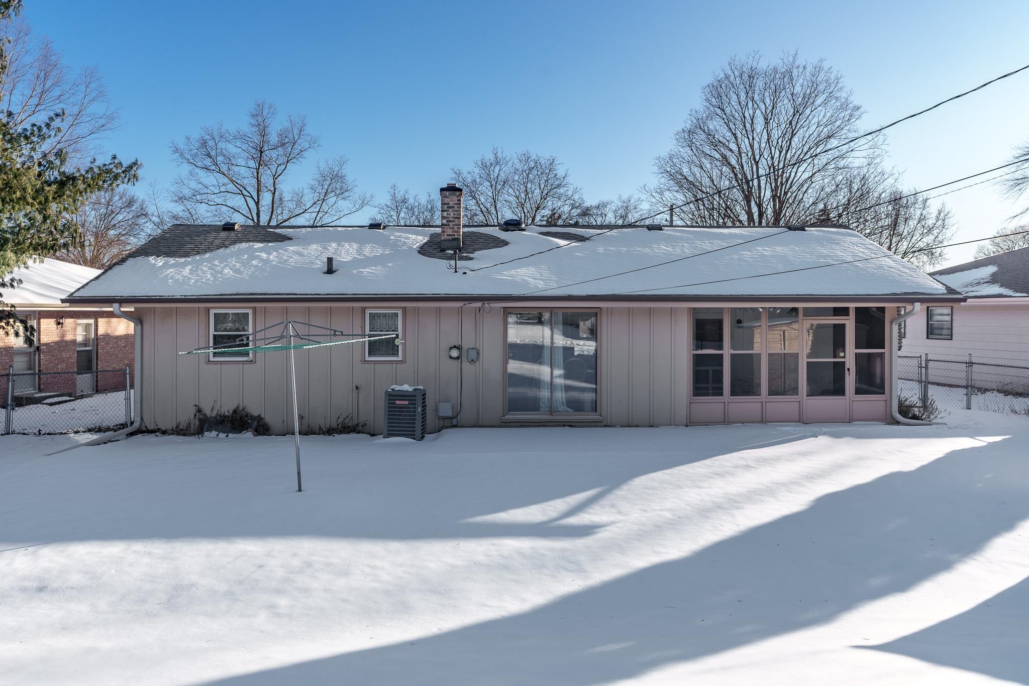 Rockford, Illinois 61108, United States, 2 Bedrooms Bedrooms, ,1 BathroomBathrooms,Residential,Pending,866