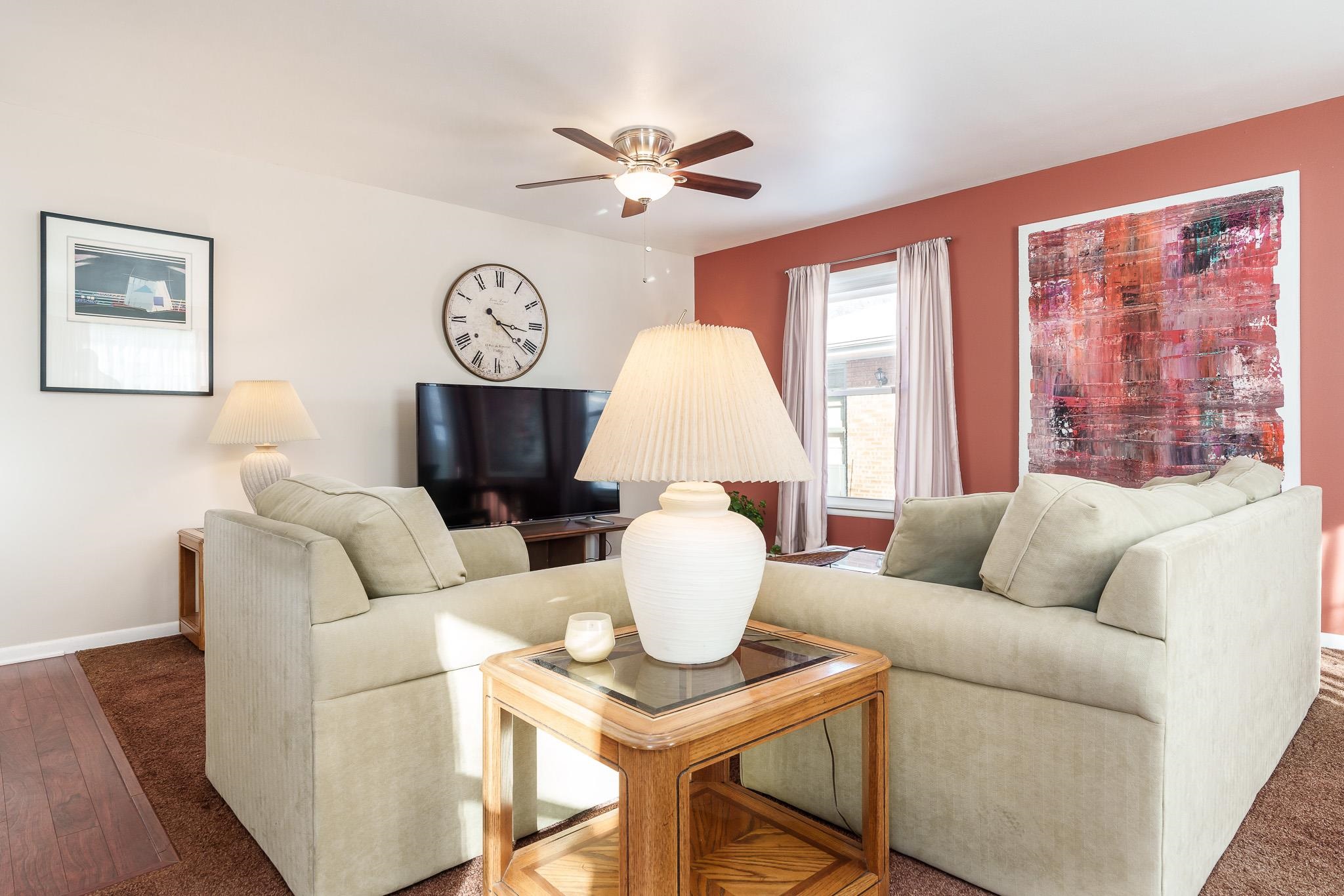 Rockford, Illinois 61108, United States, 2 Bedrooms Bedrooms, ,1 BathroomBathrooms,Residential,Pending,866