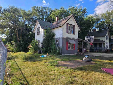 Homes For Sale - 822 Winnebago Street<br/> ROCKFORD, IL 61103