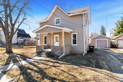 Homes For Sale - 1011 Caswell Street<br/> Boone County, BELVIDERE, IL 61008