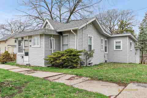 Homes For Sale - 2214 Jackson Street<br/> ROCKFORD, IL 61107