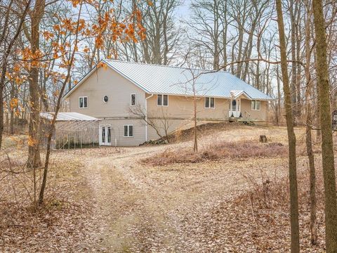 Homes For Sale - 11660 Farm School Road<br/> DURAND, IL 61024