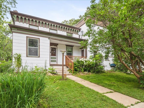 Homes For Sale - 224 E 5th Street<br/> Winnebago County, PECATONICA, IL 61063