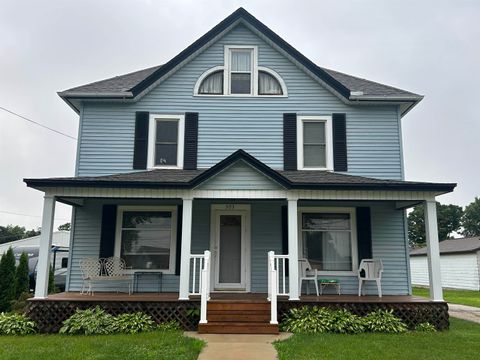 Homes For Sale - 303 S Freedom Street<br/> Stephenson County, LENA, IL 61048