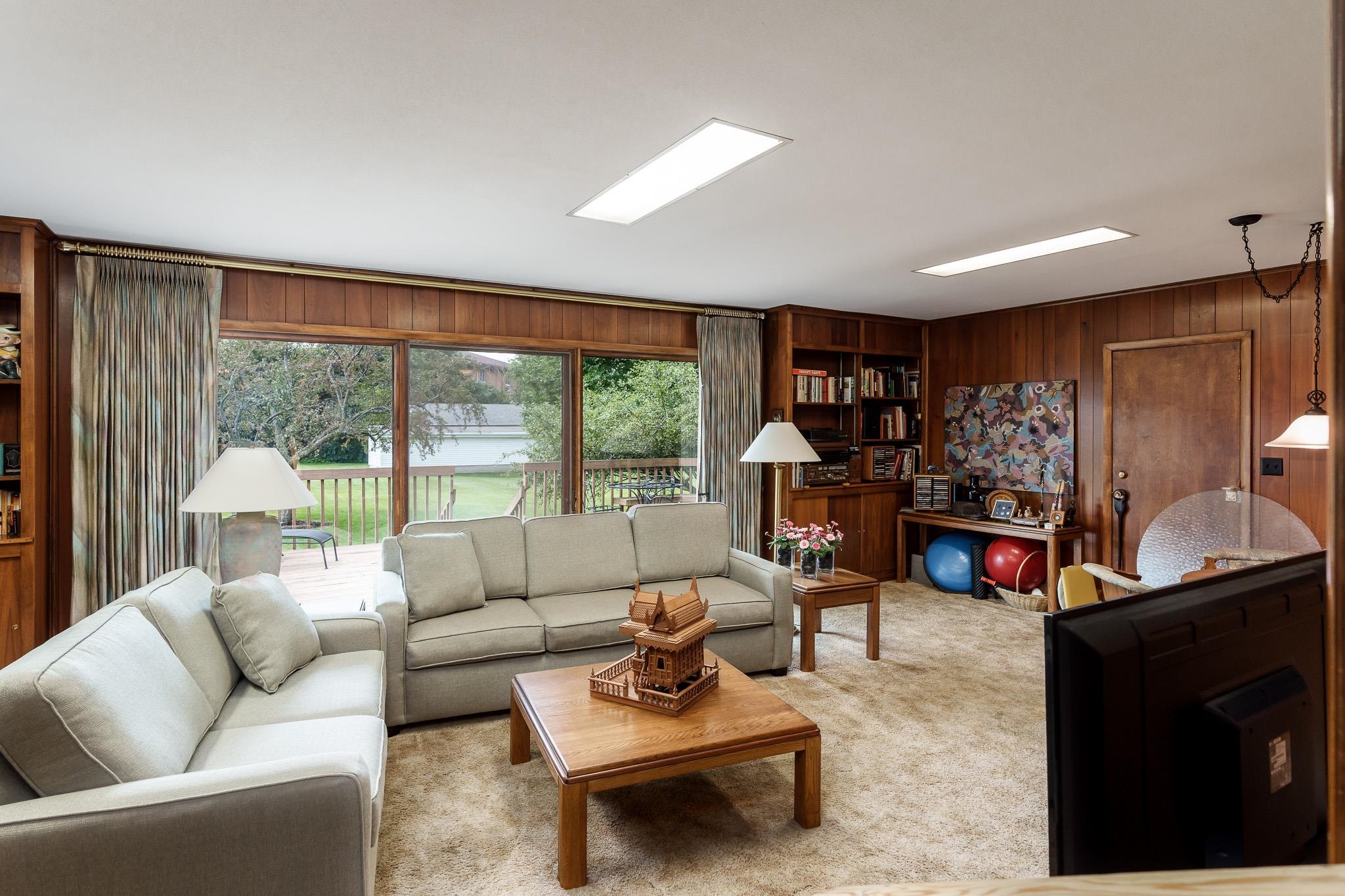 Rockford, Illinois 61107, United States, 4 Bedrooms Bedrooms, ,3 BathroomsBathrooms,Residential,Pending,51348