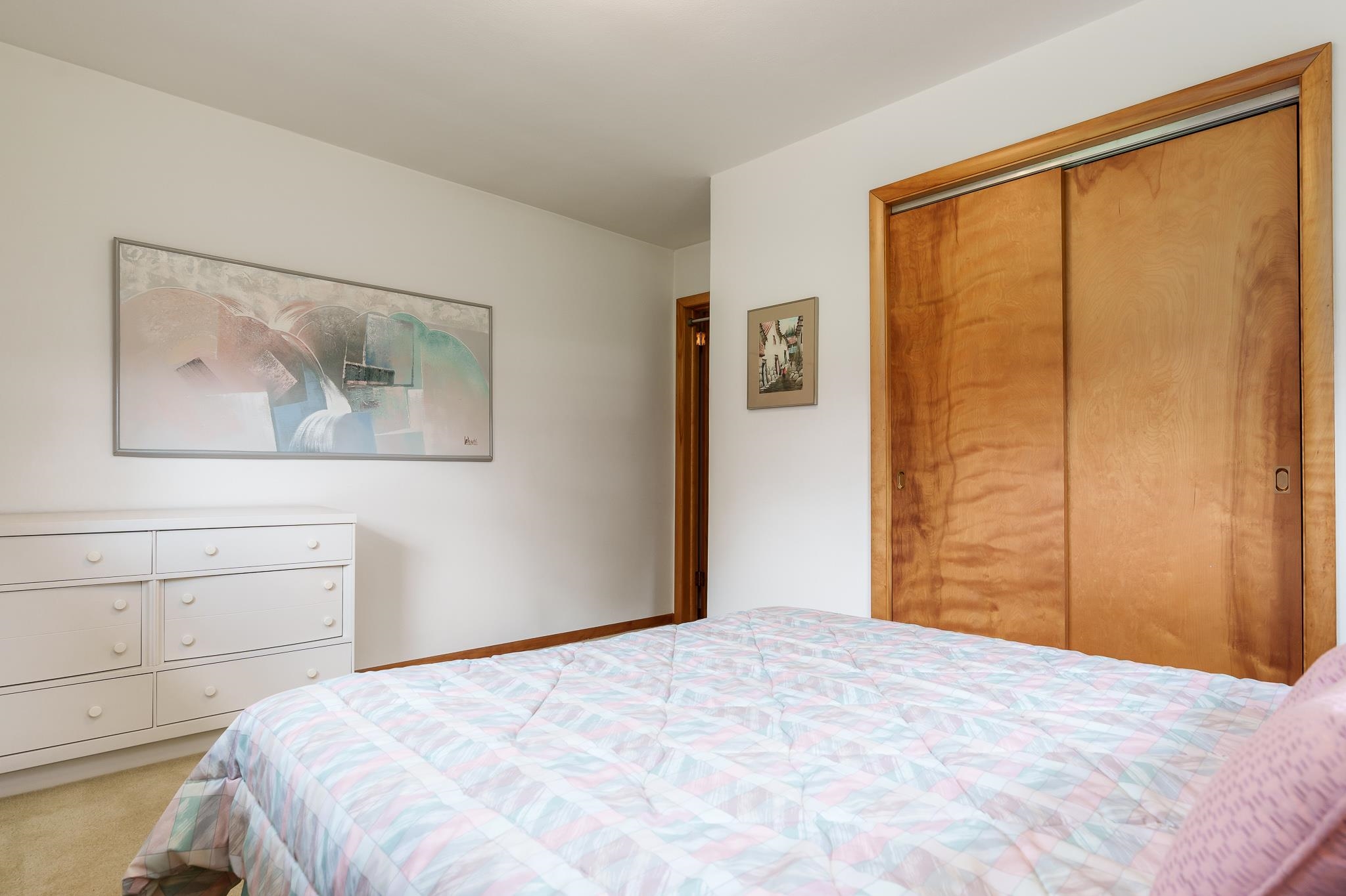 Rockford, Illinois 61107, United States, 4 Bedrooms Bedrooms, ,3 BathroomsBathrooms,Residential,Pending,51348