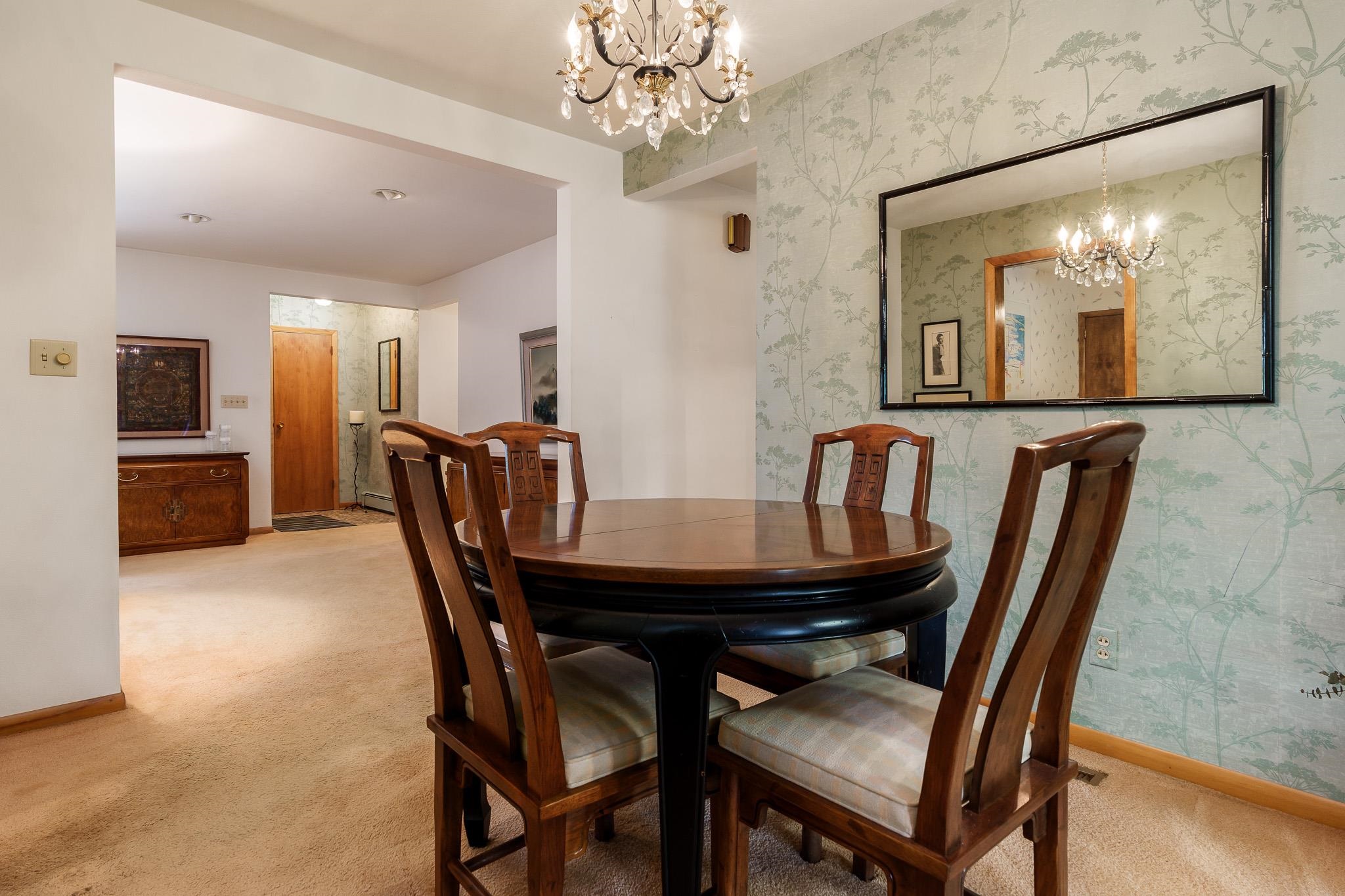 Rockford, Illinois 61107, United States, 4 Bedrooms Bedrooms, ,3 BathroomsBathrooms,Residential,Pending,51348