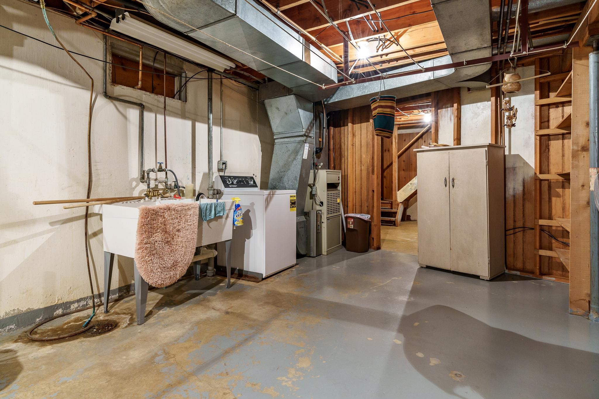 Rockford, Illinois 61107, United States, 4 Bedrooms Bedrooms, ,3 BathroomsBathrooms,Residential,Pending,51348