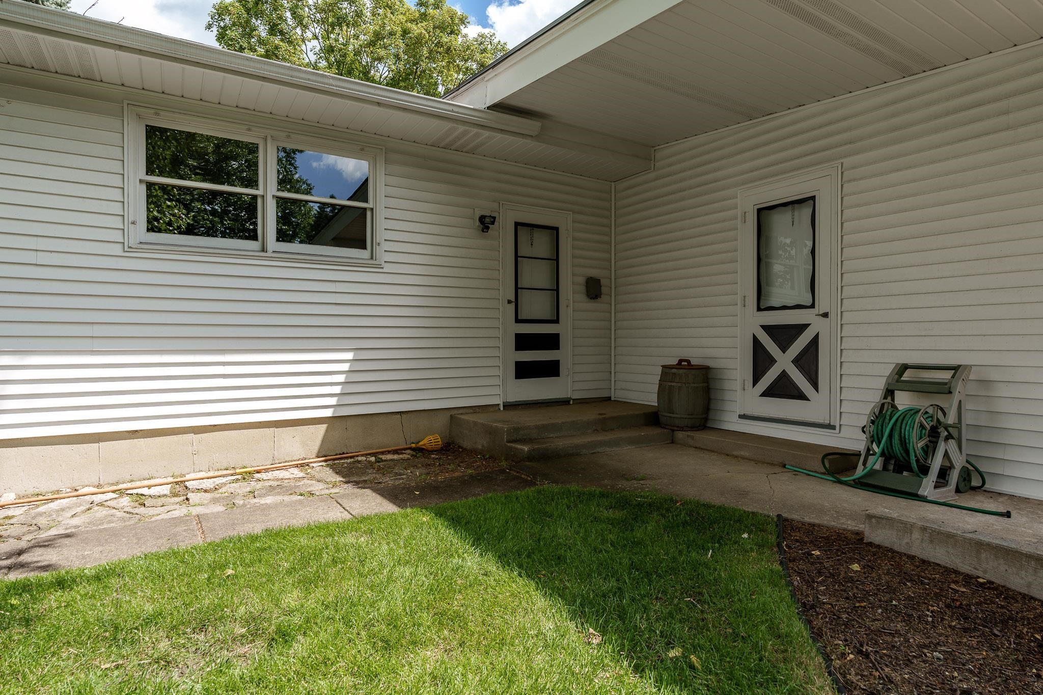 Rockford, Illinois 61107, United States, 4 Bedrooms Bedrooms, ,3 BathroomsBathrooms,Residential,Pending,51348