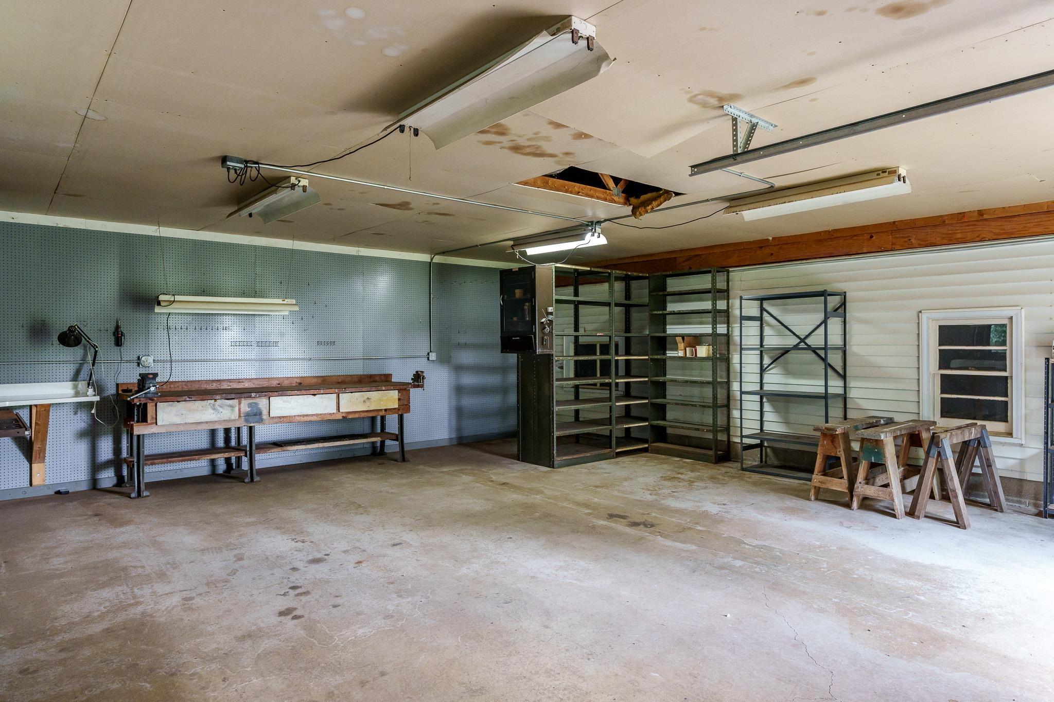 Rockford, Illinois 61107, United States, 4 Bedrooms Bedrooms, ,3 BathroomsBathrooms,Residential,Pending,51348