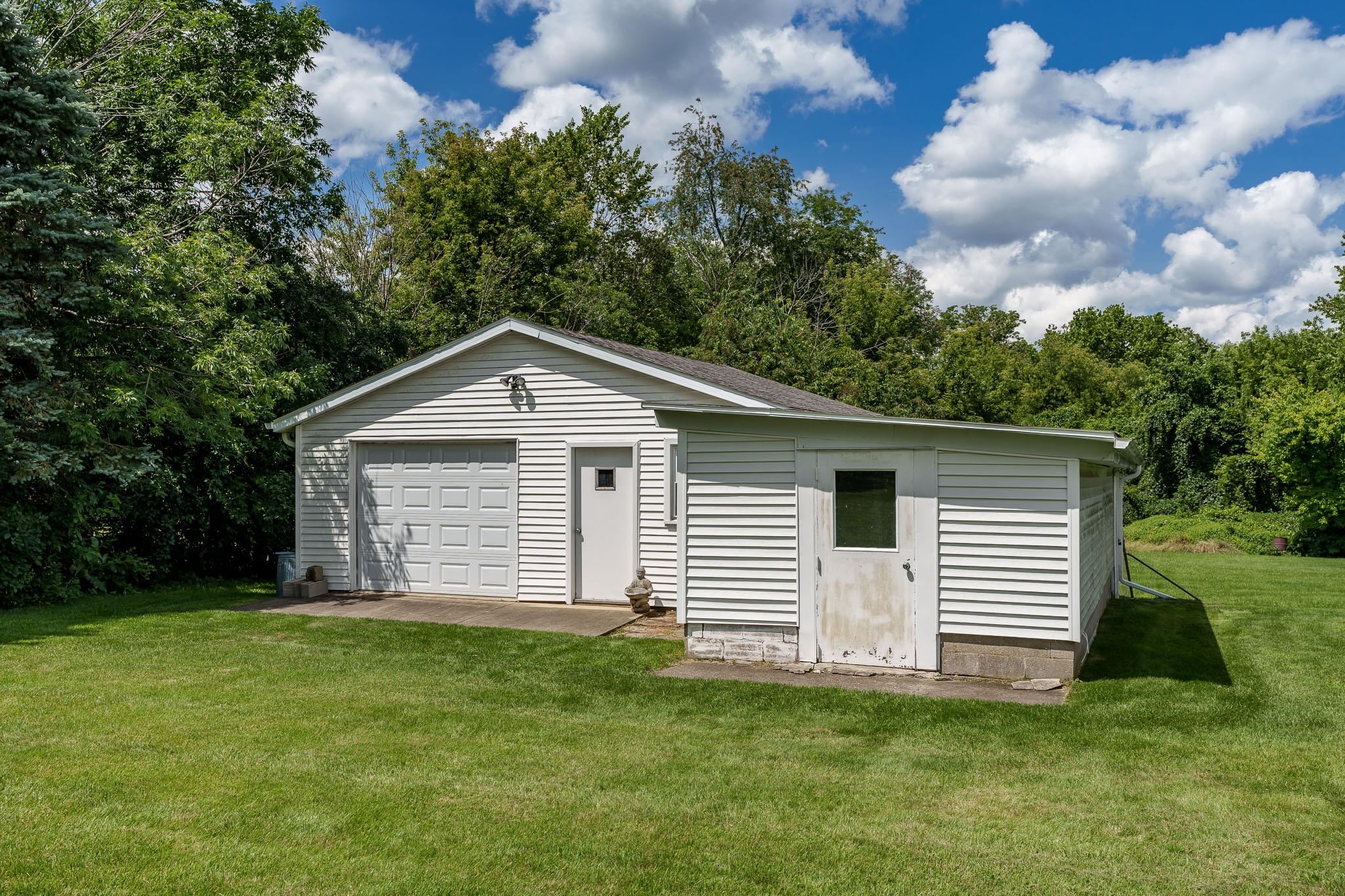 Rockford, Illinois 61107, United States, 4 Bedrooms Bedrooms, ,3 BathroomsBathrooms,Residential,Pending,51348