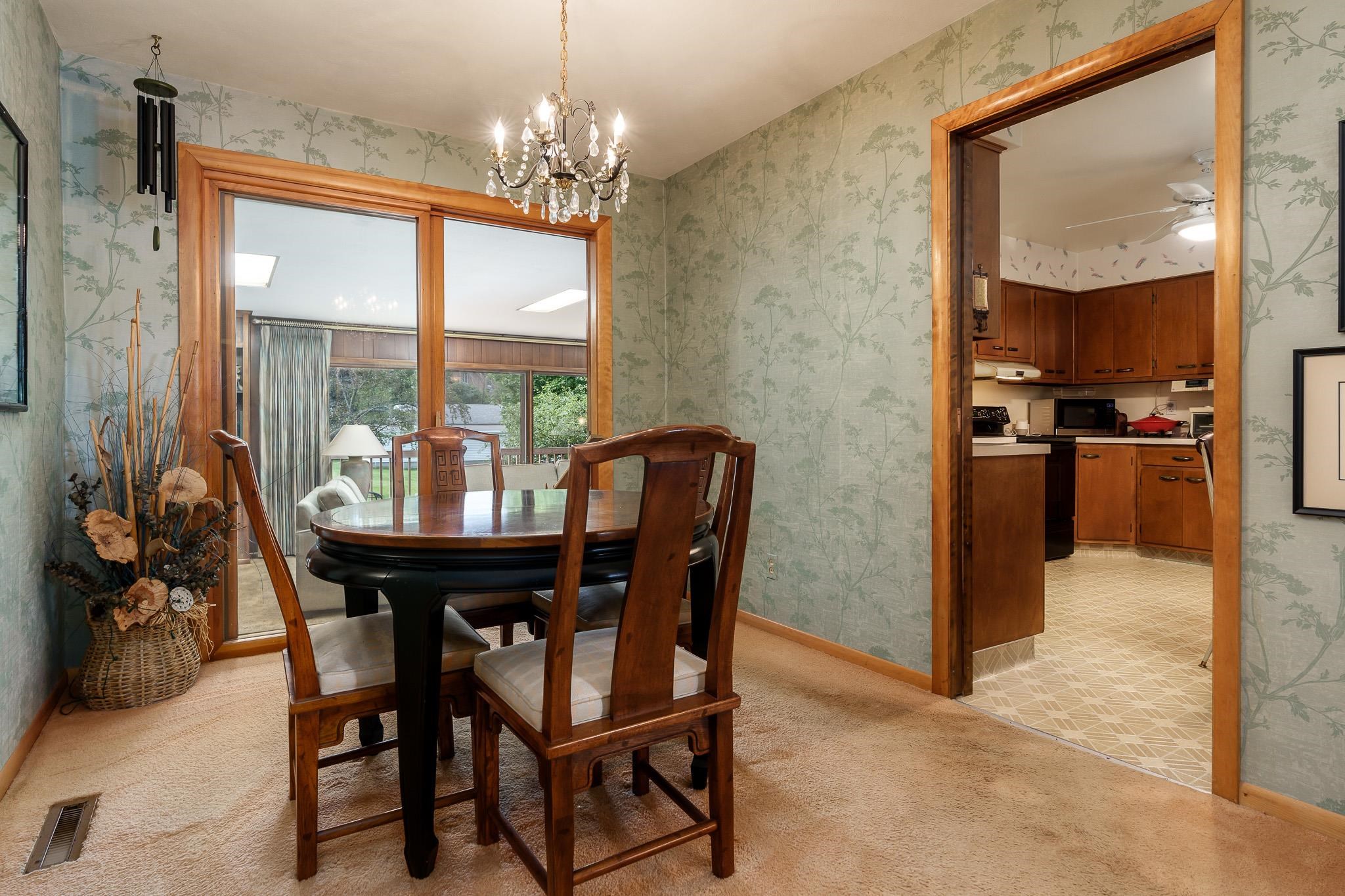 Rockford, Illinois 61107, United States, 4 Bedrooms Bedrooms, ,3 BathroomsBathrooms,Residential,Pending,51348