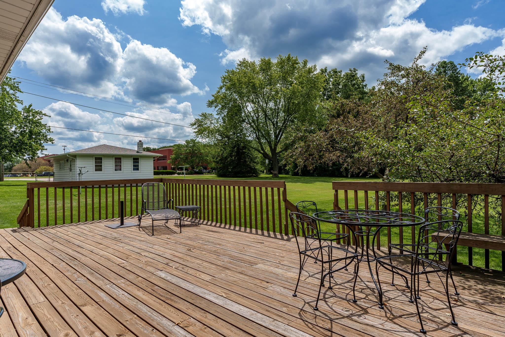 Rockford, Illinois 61107, United States, 4 Bedrooms Bedrooms, ,3 BathroomsBathrooms,Residential,Pending,51348