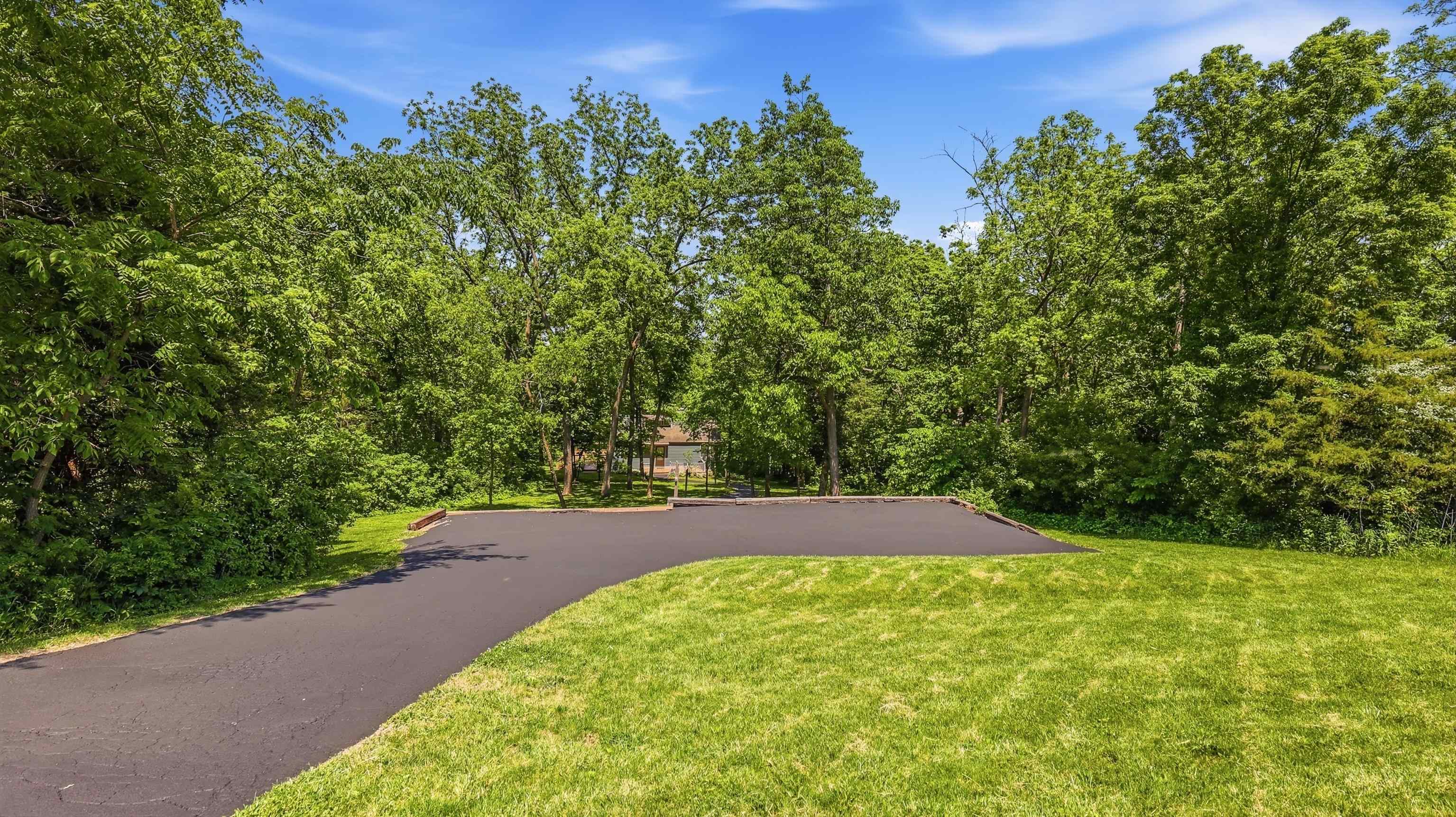 320 W Wachter Road