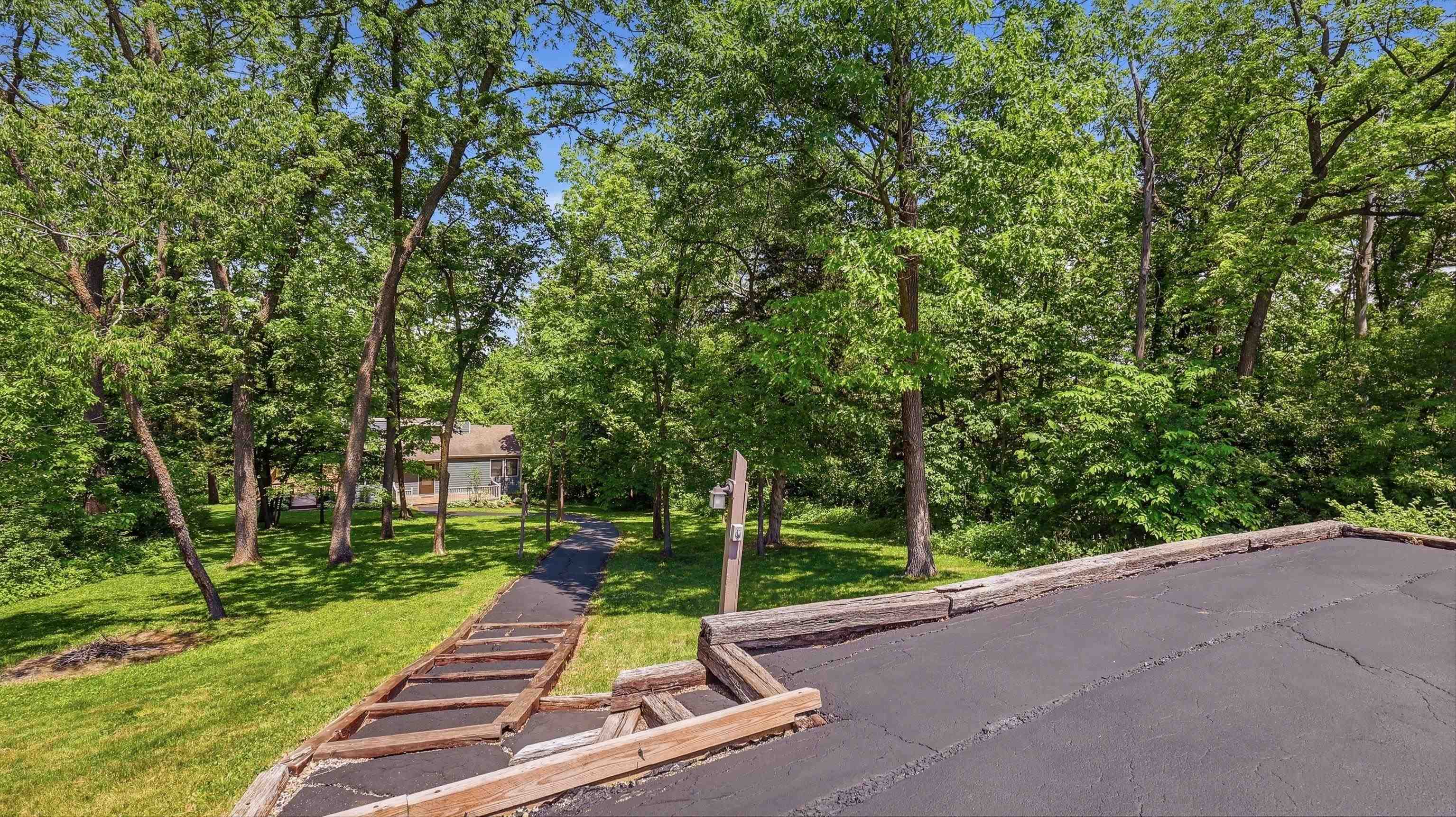 320 W Wachter Road