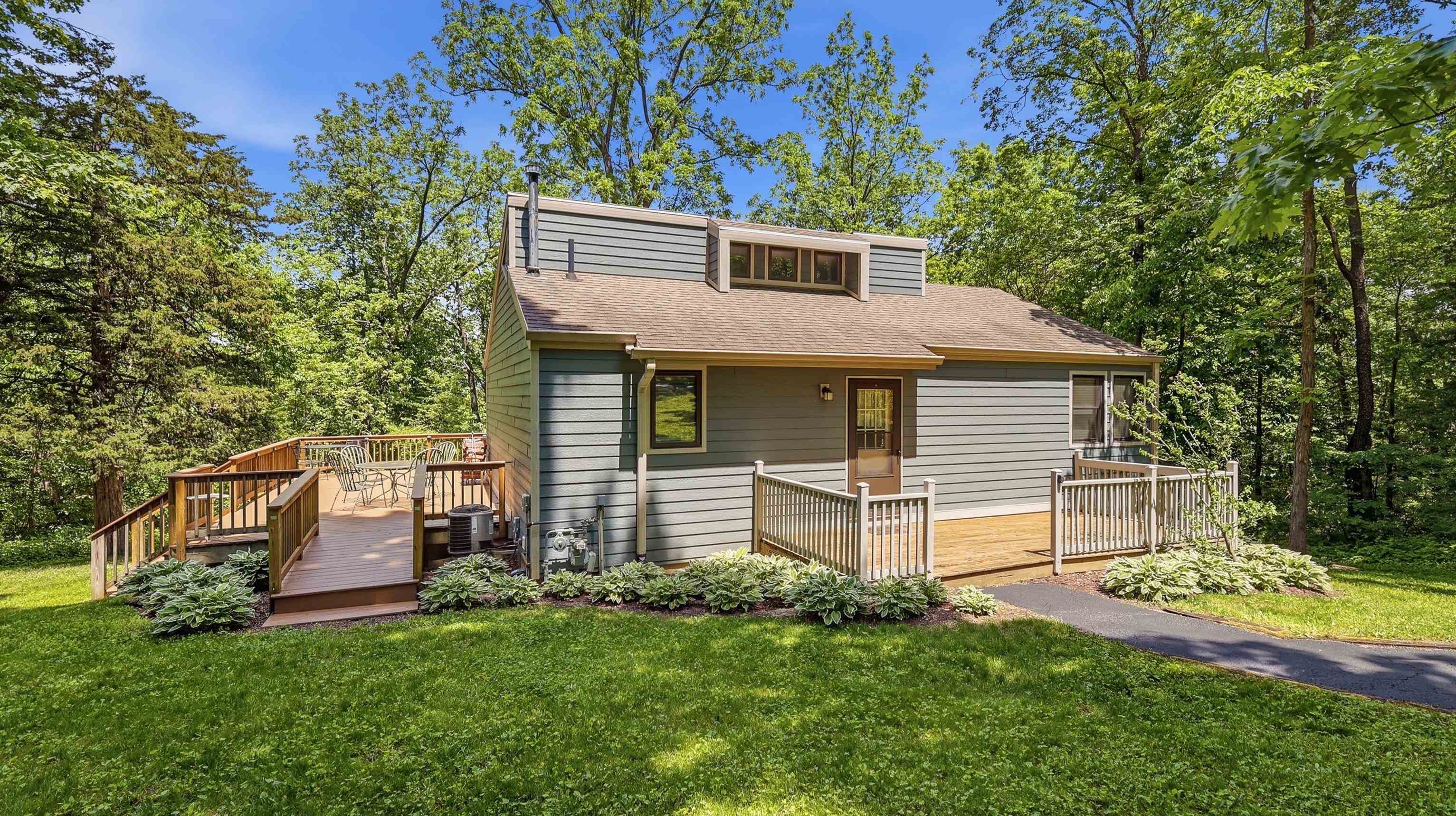 320 W Wachter Road