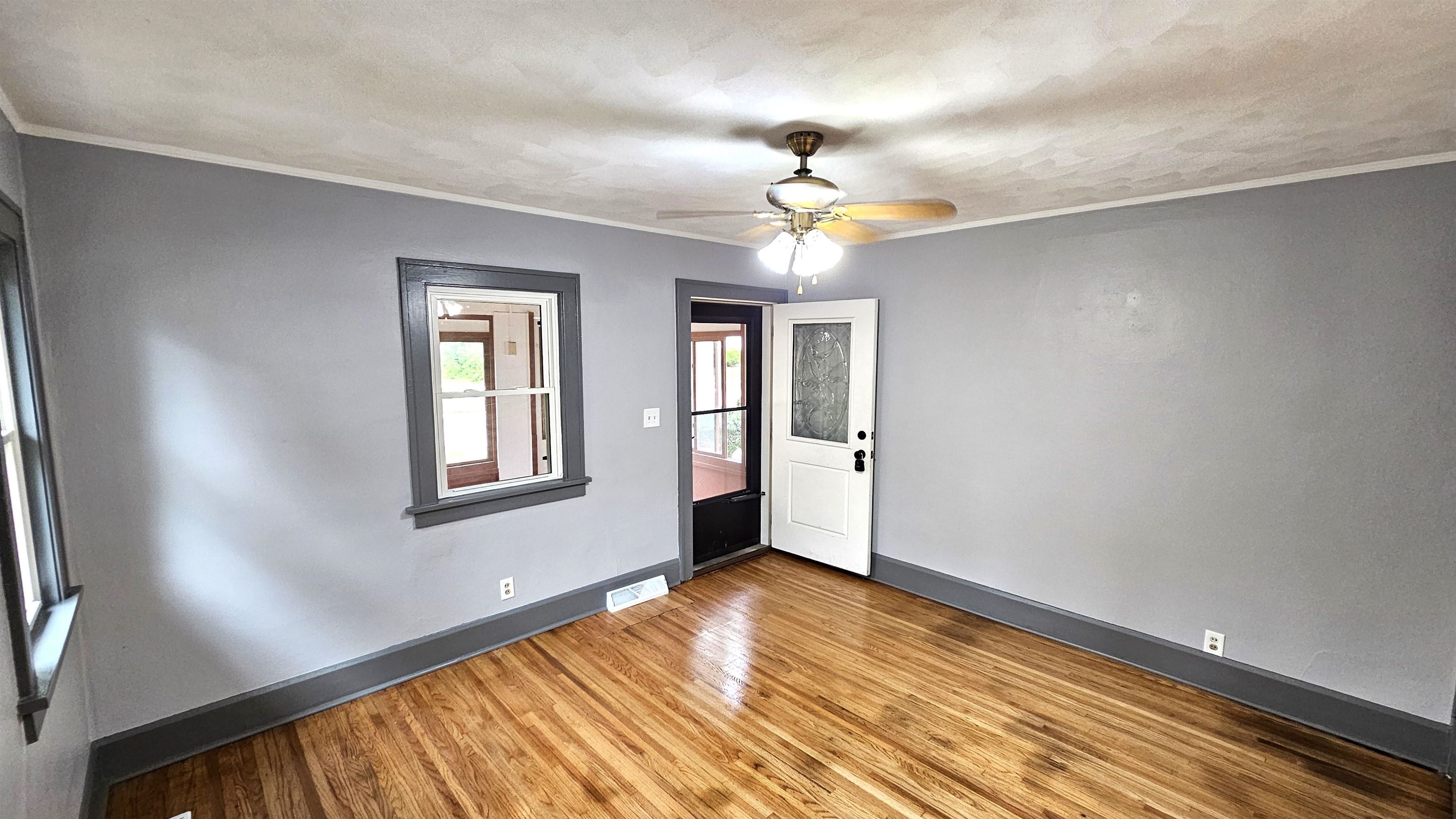 Rockford, Illinois 61103, United States, 3 Bedrooms Bedrooms, ,1 BathroomBathrooms,Residential,Pending,49759