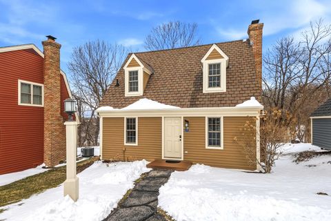 Townhouse For Sale - 7 Settler Lane<br/> GALENA, IL 61036