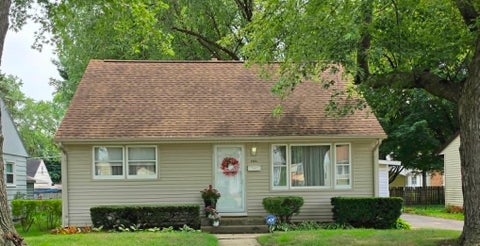 Homes For Sale - 1824 Crestwood Avenue<br/> ROCKFORD, IL 61103