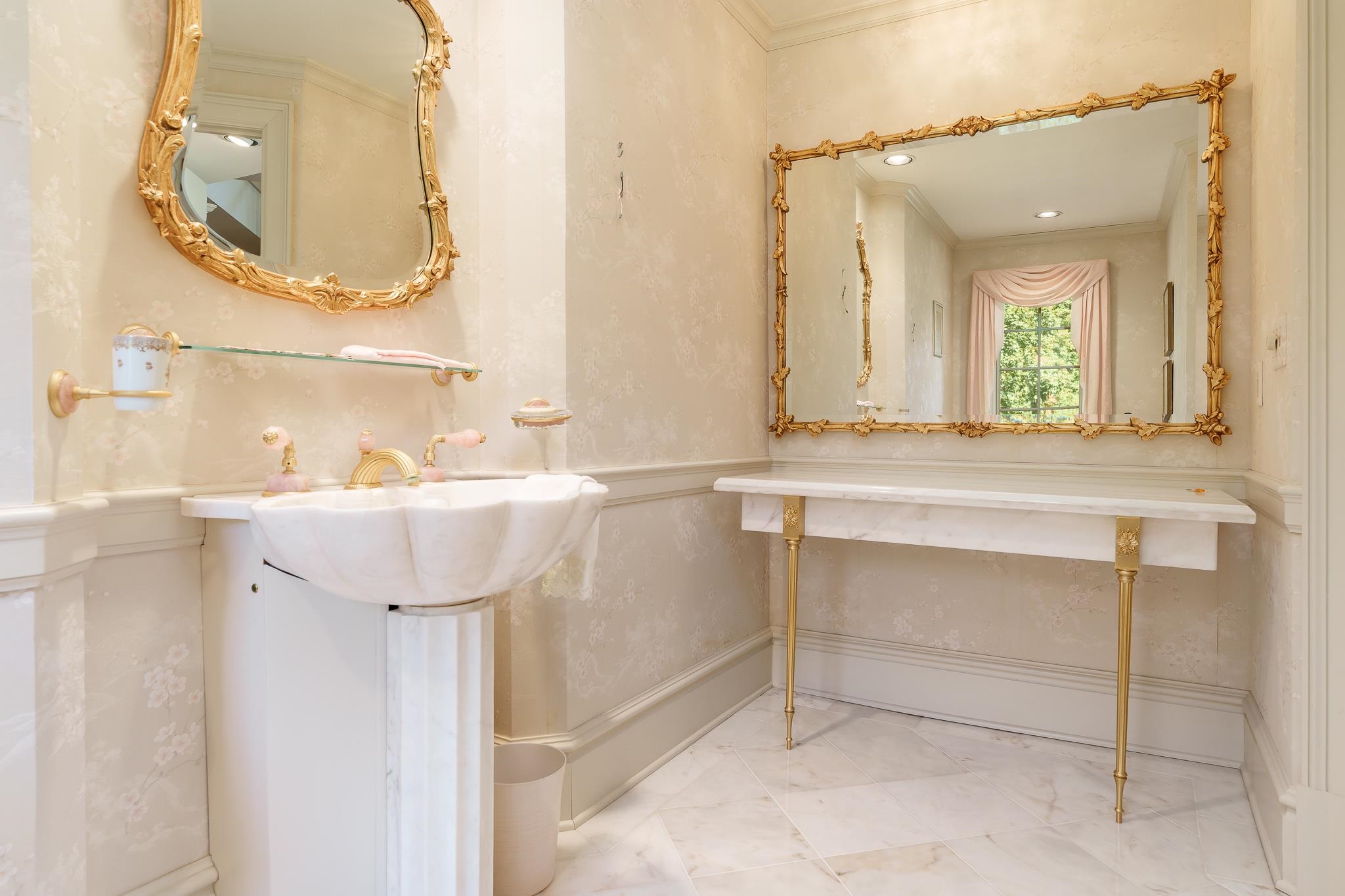 Rockford, Illinois 61107, United States, 4 Bedrooms Bedrooms, ,5 BathroomsBathrooms,Residential,Active,219731