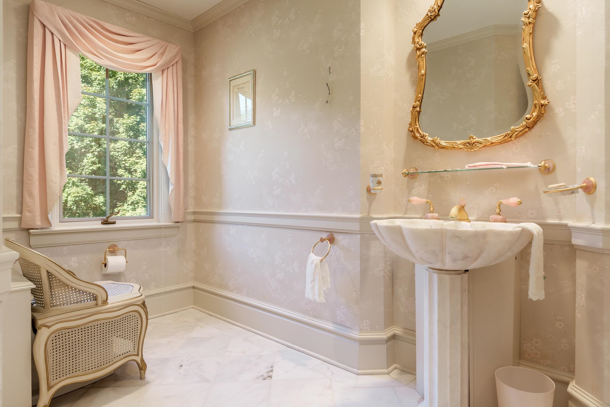 Rockford, Illinois 61107, United States, 4 Bedrooms Bedrooms, ,5 BathroomsBathrooms,Residential,Active,219731