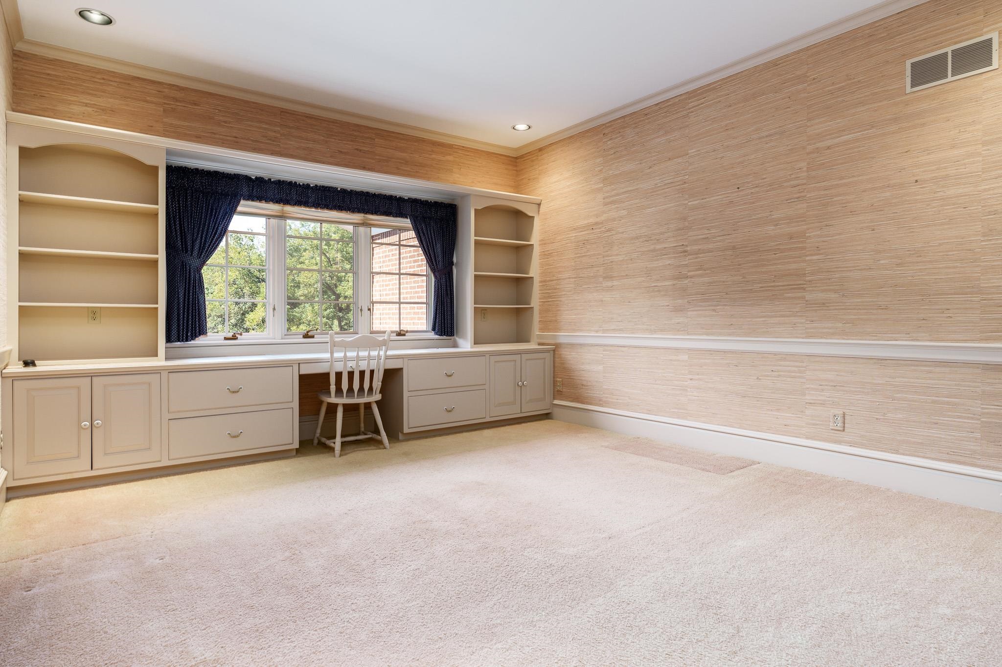 Rockford, Illinois 61107, United States, 4 Bedrooms Bedrooms, ,5 BathroomsBathrooms,Residential,Active,219731