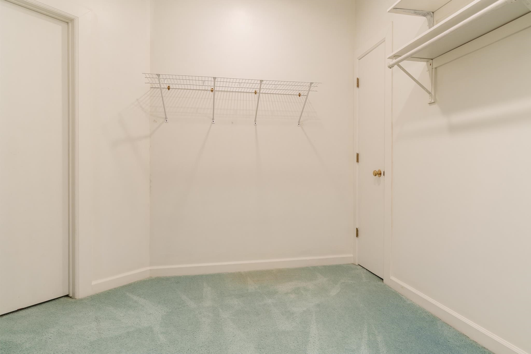 Rockford, Illinois 61107, United States, 4 Bedrooms Bedrooms, ,5 BathroomsBathrooms,Residential,Active,219731